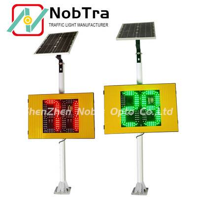 红色和绿色太阳能带集成雷达交通信号和手机应用程序